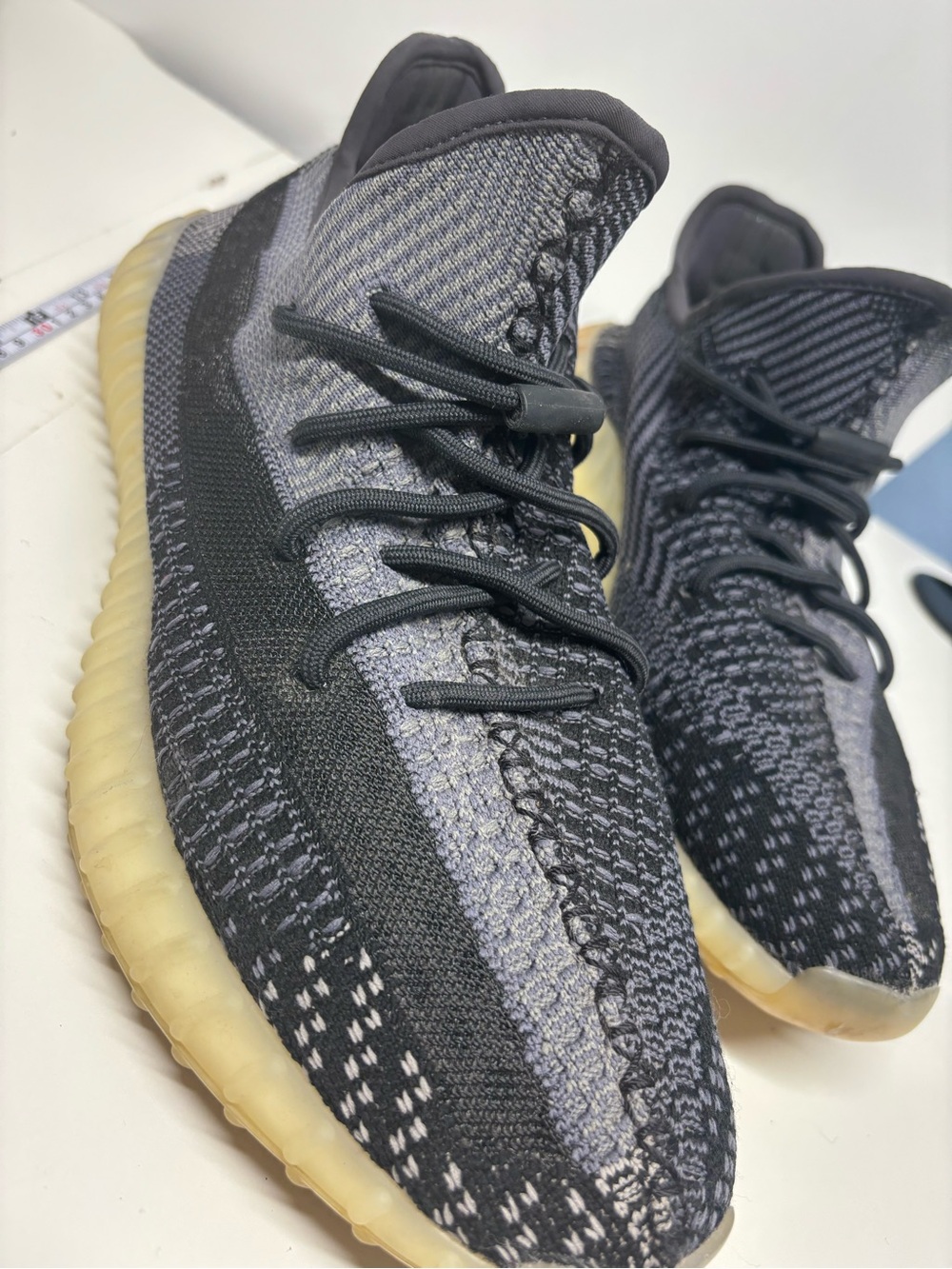 adidas Yeezy Boost 350 V2 "Carbon" size 13 APE - Picture 2 of 5